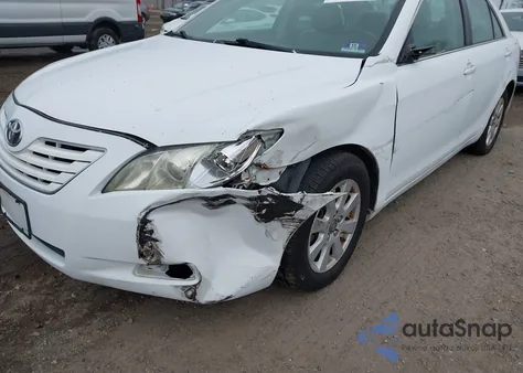 2009 Toyota Camry Xle z USA, uszkodzony, nr VIN 4T1BE46K09U882637